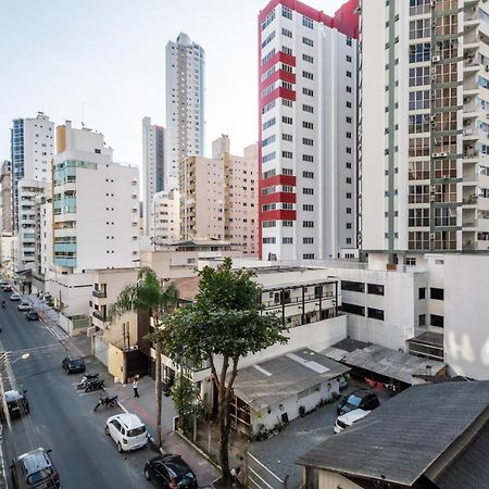 Balneário CamboriúEm Frente Ao Shopping Atlantico! Com Sacada, Garagem E Ar Condicionado公寓 外观 照片