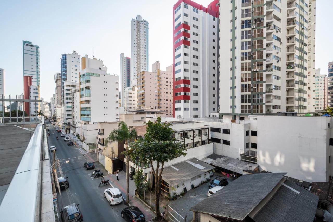Balneário CamboriúEm Frente Ao Shopping Atlantico! Com Sacada, Garagem E Ar Condicionado公寓 外观 照片